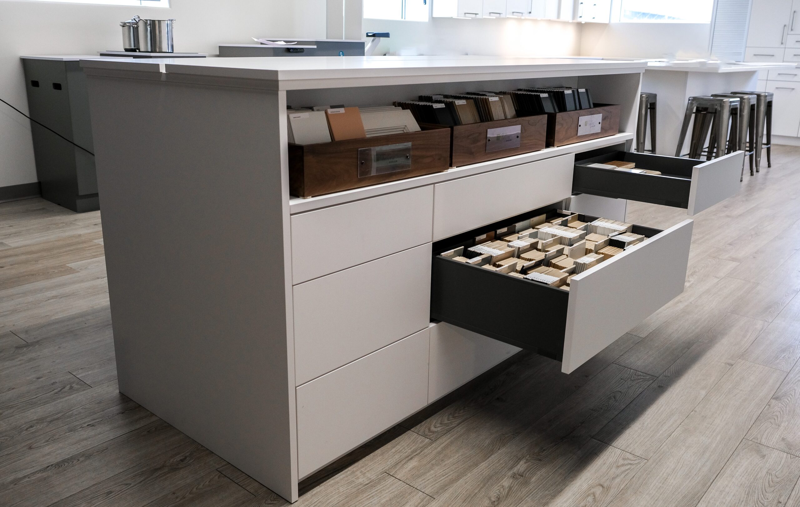 Showroom Island without Case Sample boxes - Image 2